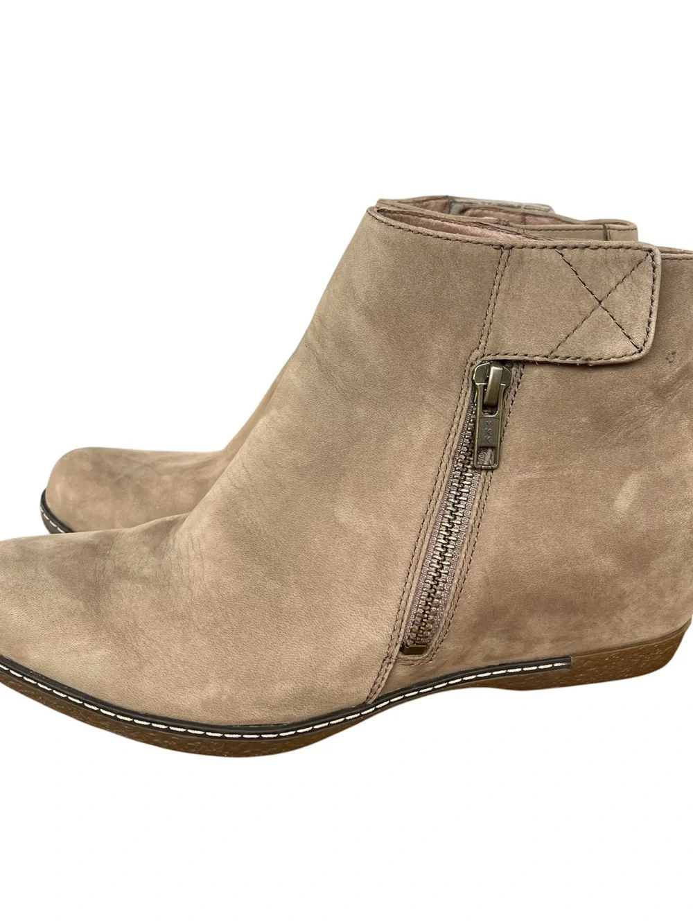 Dansko Leanna Bootie Wedge Taupe Burnished Nubuck Leather Size 37 (6.5-7)